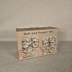 Vintage Mount Rushmore Souvenir Figural Salt and Pepper Shakers South Dakota NIB